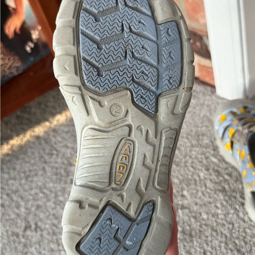 KEEN Youth sz 2 FISH SUNPORT Blue Yellow‎ Outdoor Beach Water Rubber